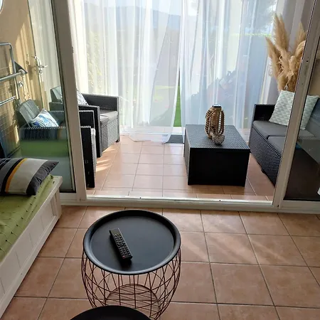 Rez De Jardin Vue Sur Le Golfe De St Tropez דירה לס איסאמברה