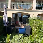 Rez De Jardin Vue Sur Le Golfe De St Tropez *