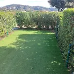Rez De Jardin Vue Sur Le Golfe De St Tropez * Les Issambres