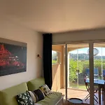 Rez De Jardin Vue Sur Le Golfe De St Tropez Lägenhet