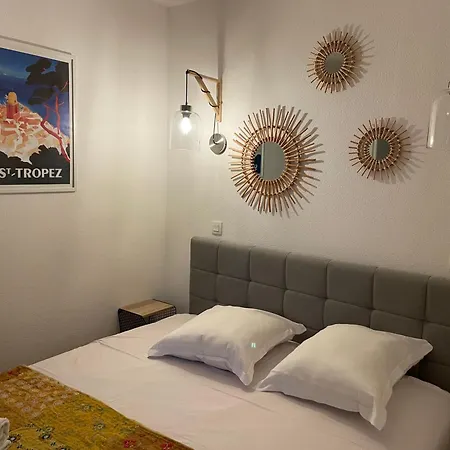 Classe 2 Etoiles, Rez De Jardin Vue Sur Le Golfe De St Tropez Apartman