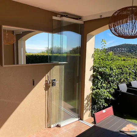 Apartman Classe 2 Etoiles, Rez De Jardin Vue Sur Le Golfe De St Tropez Les Issambres